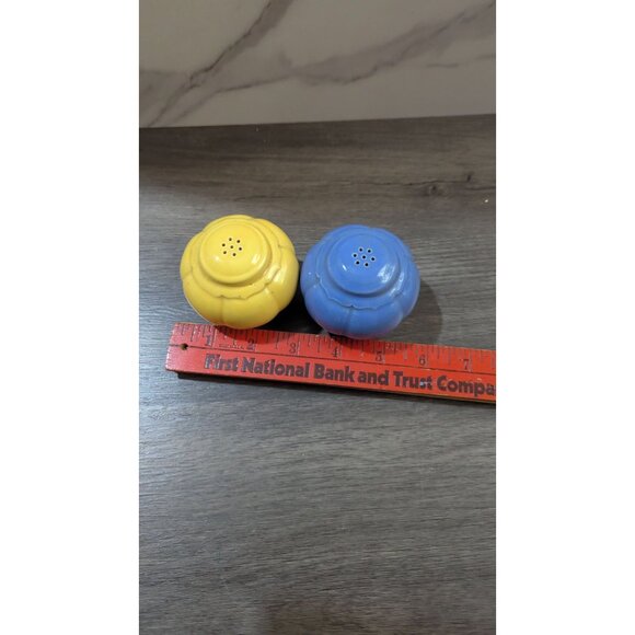 Homer Laughlin Riviera Fiesta Salt  Pepper Shaker Set Blue Yellow Art Deco Style - Picture 5 of 6